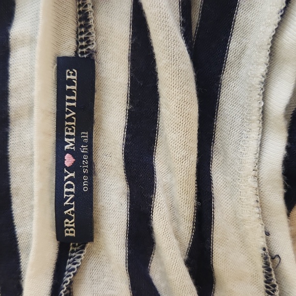 Brandy Melville top c69 - Picture 4 of 6